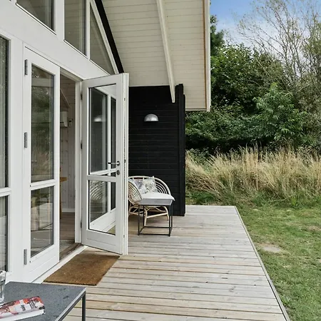 Bali-inspired Near Sjaellands Odde Vakantiehuis